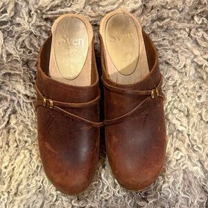 Sven vintage Brown Leather mid heel Clogs